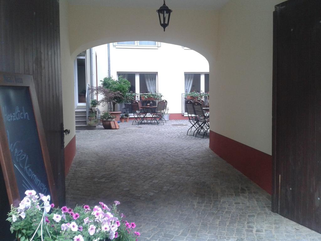 Garni-Hotel Zum Alten Ratskeller Vetschau Exterior photo